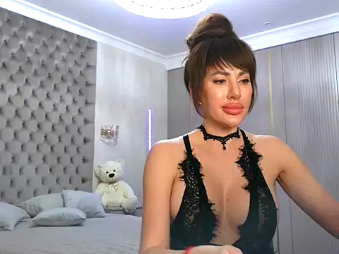 Snapshot of TianaPosh chatting on February 23, 2025, 8:22 pm TianaPosh online show from February 23, 2025, 8:22 pm