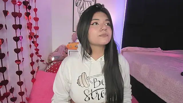 Snapshot of DesireSweet chatting on February 18, 2025, 1:43 am DesireSweet online show from February 18, 2025, 1:43 am