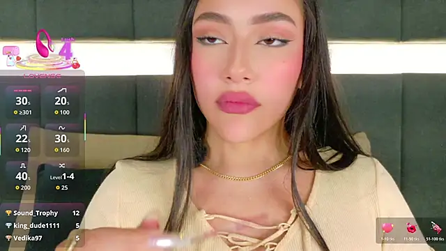 nicolle pierce online show from November 12, 2025, 1:59 pm