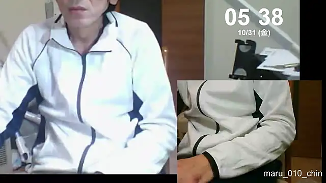 mama010-chan online show from October 30, 2025, 8:39 pm