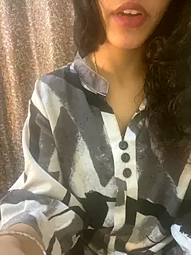 Snapshot of Divyaa69 chatting on September 30, 2025, 2:28 am Divyaa69 online show from September 30, 2025, 2:28 am