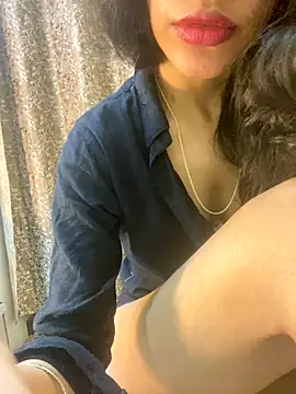 Snapshot of Divyaa69 chatting on October 4, 2025, 10:39 am Divyaa69 online show from October 4, 2025, 10:39 am