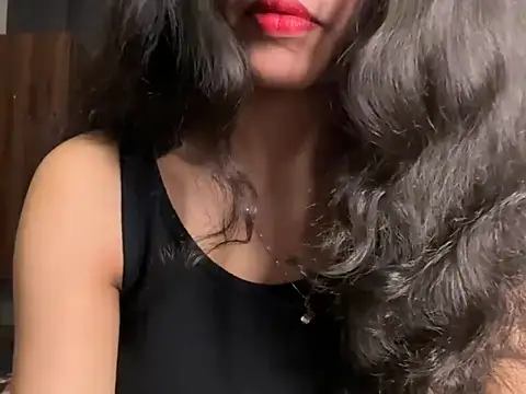 Divyaa69 online show from June 19, 2026, 7:52 pm
