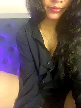 Snapshot of Divyaa69 chatting on September 14, 2025, 10:37 am Divyaa69 online show from September 14, 2025, 10:37 am