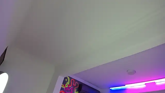 GEANNAROSE online show from February 21, 2025, 1:00 pm