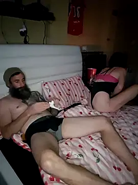 hornycouple6110 online show from October 28, 2025, 3:11 pm