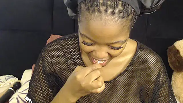 Busty-Londie online show from December 15, 2025, 3:40 pm