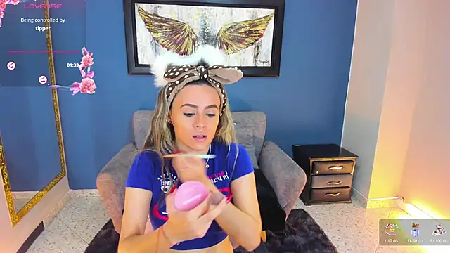 miacarperr1 online show from March 22, 2025, 8:59 pm