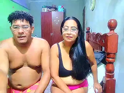 Snapshot of rosi_pamela chatting on December 28, 2024, 6:08 pm rosi pamela online show from December 28, 2024, 6:08 pm