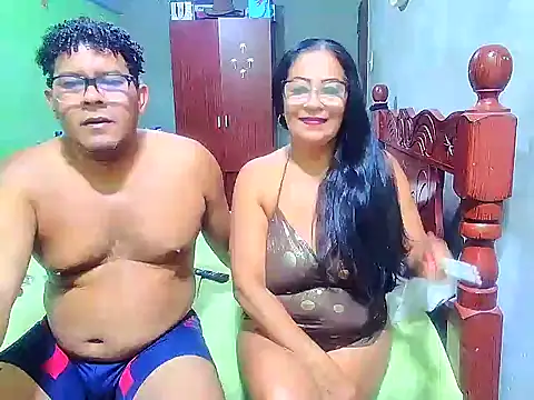 Snapshot of rosi_pamela chatting on January 11, 2025, 1:27 am rosi pamela online show from January 11, 2025, 1:27 am