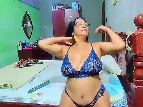 Snapshot of rosi_pamela chatting on January 14, 2025, 6:28 pm rosi pamela online show from January 14, 2025, 6:28 pm