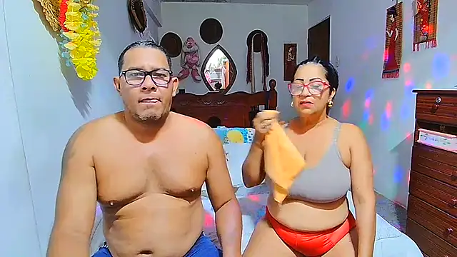 Snapshot of rosi_pamela chatting on June 10, 2026, 11:28 pm rosi pamela online show from June 10, 2026, 11:28 pm