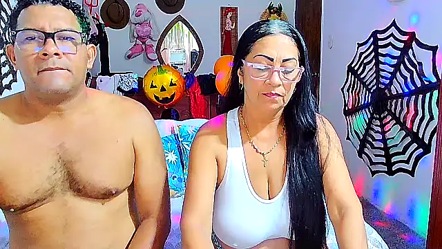 Snapshot of rosi_pamela chatting on October 26, 2025, 6:41 pm rosi pamela online show from October 26, 2025, 6:41 pm