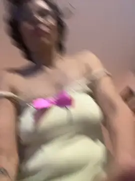 MireyaTorresGu online show from November 7, 2025, 1:32 am