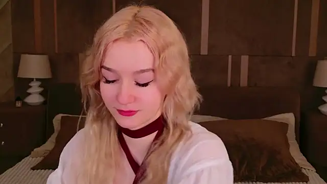 NaomiLoys online show from March 23, 2025, 2:04 am