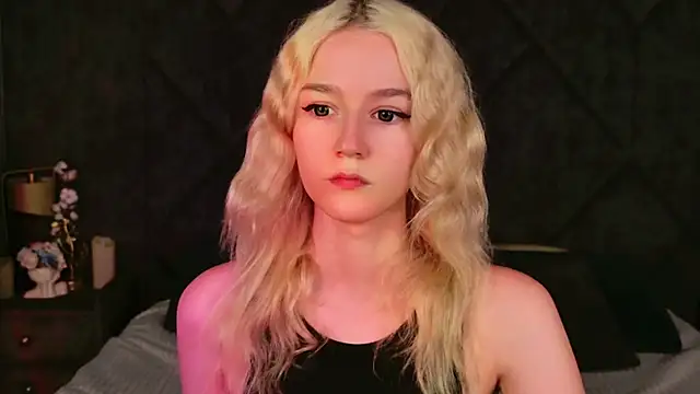 NaomiLoys online show from September 8, 2025, 8:19 pm