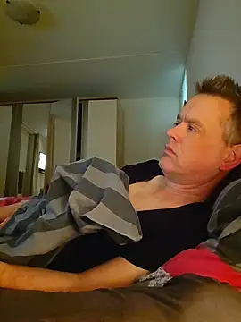 Hectorthyssen1 online show from April 27, 2026, 7:50 am