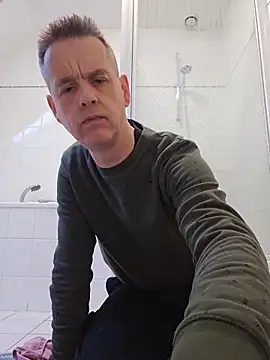 Hectorthyssen1 online show from February 13, 2026, 4:07 pm