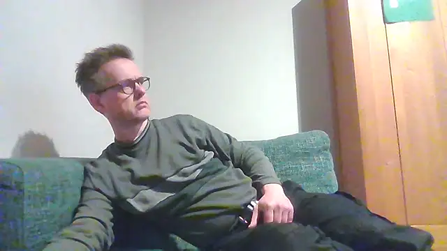 Snapshot of Hectorthyssen1 chatting on March 6, 2025, 11:20 pm Hectorthyssen1 online show from March 6, 2025, 11:20 pm