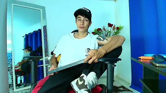 Zacktk7 online show from February 11, 2025, 8:10 pm