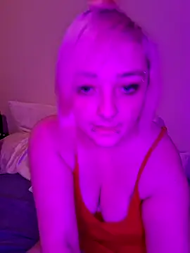 Snapshot of IzanamiNova chatting on December 29, 2024, 4:16 am IzanamiNova online show from December 29, 2024, 4:16 am