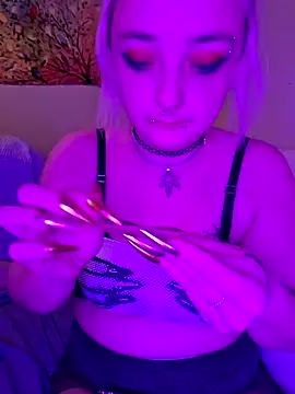 Snapshot of IzanamiNova chatting on February 1, 2025, 5:49 am IzanamiNova online show from February 1, 2025, 5:49 am