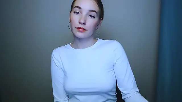 Queen ofLove online show from November 27, 2025, 7:58 pm