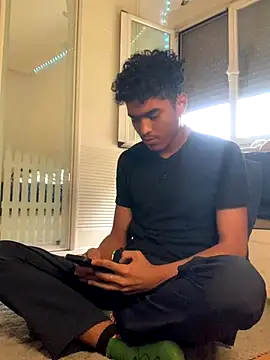 Ryan-hot online show from September 30, 2025, 3:51 pm