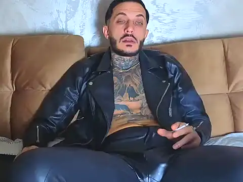 Snapshot of MentoXXL chatting on November 12, 2025, 4:00 pm MentoXXL online show from November 12, 2025, 4:00 pm