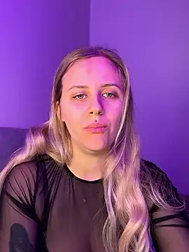 Snapshot of lunawolf21 chatting on January 19, 2026, 7:23 am lunawolf21 online show from January 19, 2026, 7:23 am