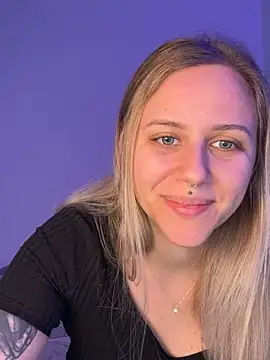 Snapshot of lunawolf21 chatting on February 12, 2026, 8:25 am lunawolf21 online show from February 12, 2026, 8:25 am