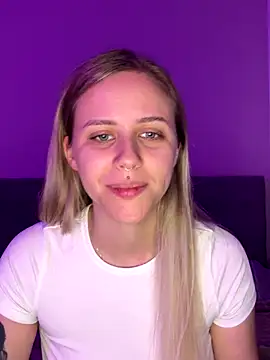 lunawolf21 online show from December 16, 2025, 7:34 am