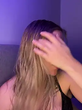 Snapshot of lunawolf21 chatting on February 2, 2026, 7:57 pm lunawolf21 online show from February 2, 2026, 7:57 pm