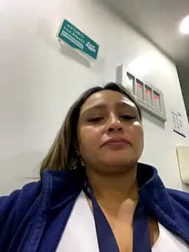 Keittly  online show from November 7, 2025, 8:46 pm