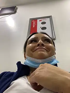 Keittly  online show from December 5, 2025, 2:54 am