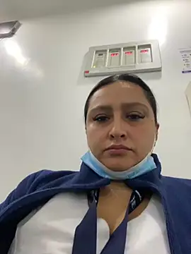 Keittly  online show from November 18, 2025, 6:44 pm