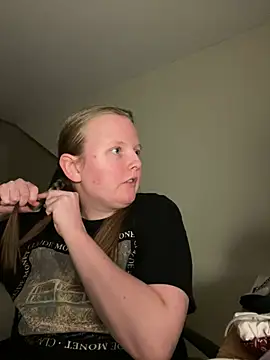 Snapshot of lexie_lilacs chatting on March 18, 2025, 12:19 am lexie lilacs online show from March 18, 2025, 12:19 am