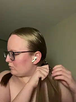 Snapshot of lexie_lilacs chatting on February 28, 2025, 12:54 am lexie lilacs online show from February 28, 2025, 12:54 am