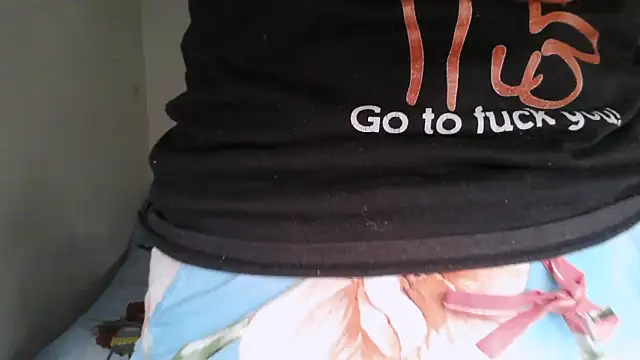 luxandracon23 online show from February 3, 2026, 11:48 am