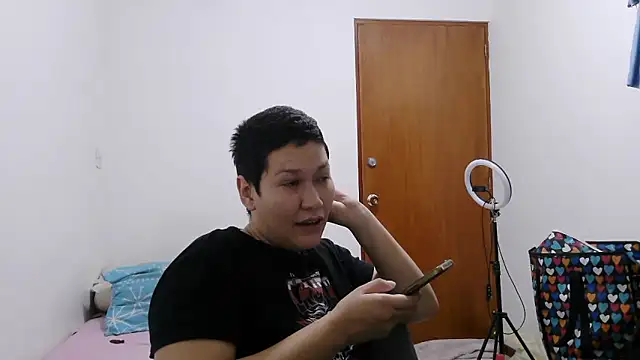 luxandracon23 online show from January 18, 2026, 12:25 am