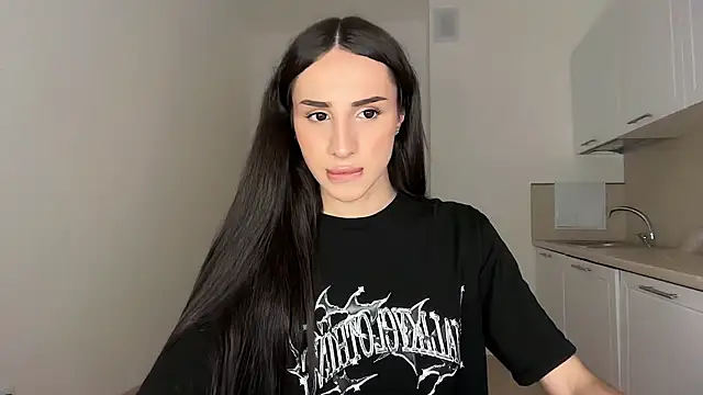 Kim Oberlin  online show from April 3, 2026, 7:42 pm