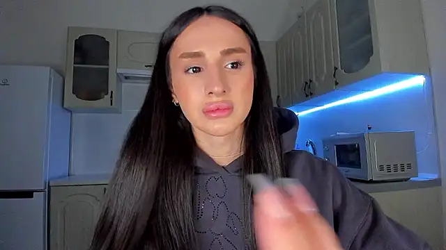 Kim Oberlin  online show from February 4, 2026, 8:04 pm