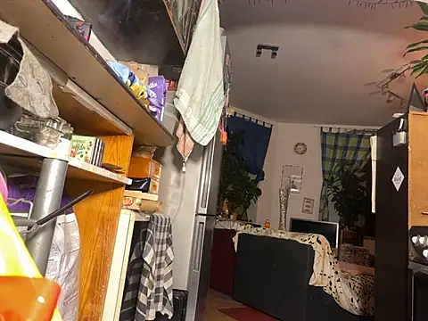 Gilgamesch1704 online show from December 5, 2024, 5:44 pm