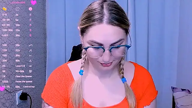 JaneLaJewel online show from November 17, 2025, 8:02 pm