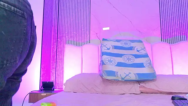 Sofia martiin online show from February 25, 2026, 3:07 am