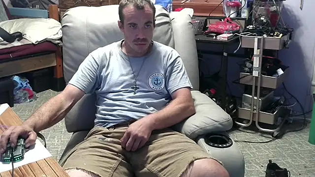 ScubaStevex online show from October 13, 2025, 9:05 pm