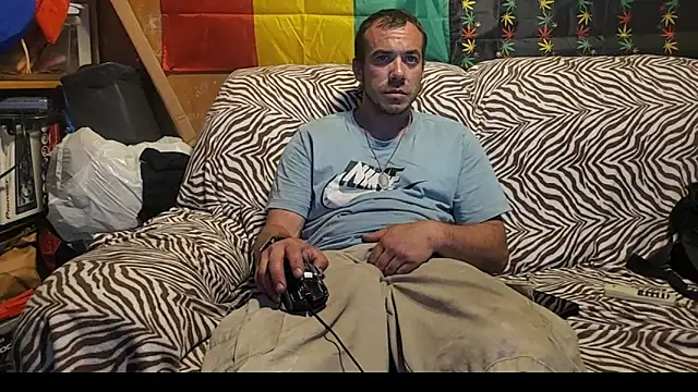 Snapshot of ScubaStevex chatting on June 17, 2026, 12:21 am ScubaStevex online show from June 17, 2026, 12:21 am