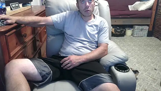 ScubaStevex online show from September 30, 2025, 7:14 am