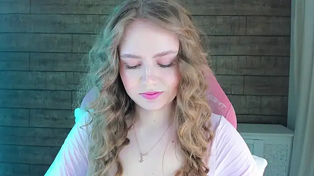 SelinSwarovski online show from March 13, 2026, 4:01 pm