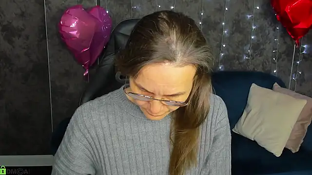 Snapshot of Lillian_White chatting on February 22, 2026, 12:57 am Lillian White online show from February 22, 2026, 12:57 am